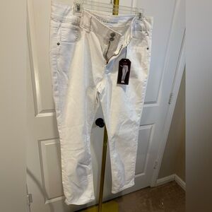 Women's White Cropped Jeans size 17